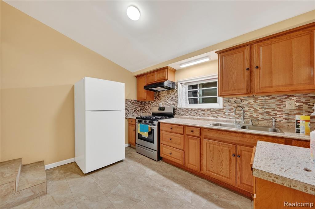5086 Casmere Street, Detroit, MI 48212 — Photo 17