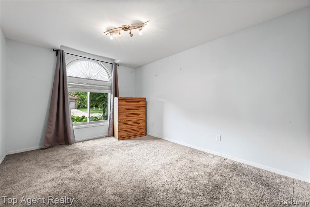 46891 Meadowview Court, Shelby Twp, MI 48317 — Photo 16