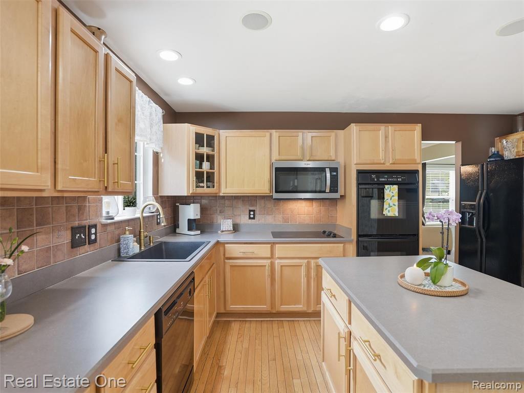 1786 Four Seasons Drive, Howell, MI 48843 — Photo 13
