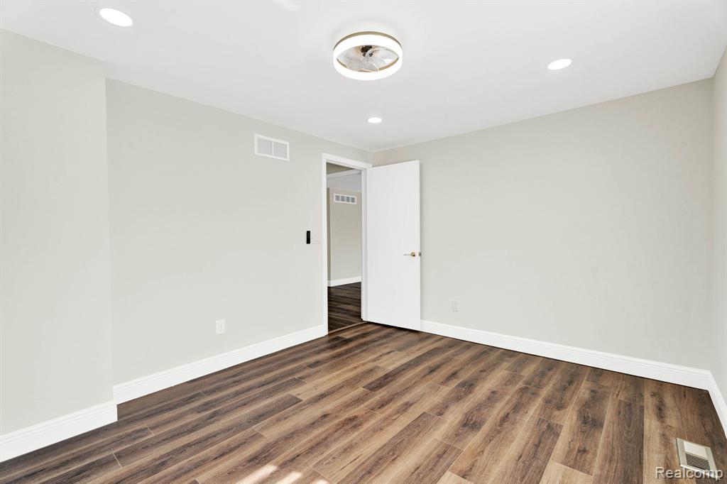 40206 Ashland Drive, Sterling Heights, MI 48313 — Photo 39
