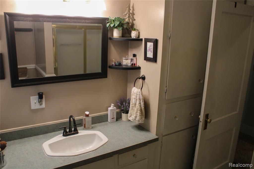 118 Commercial Street, Chesaning, MI 48616 — Photo 21
