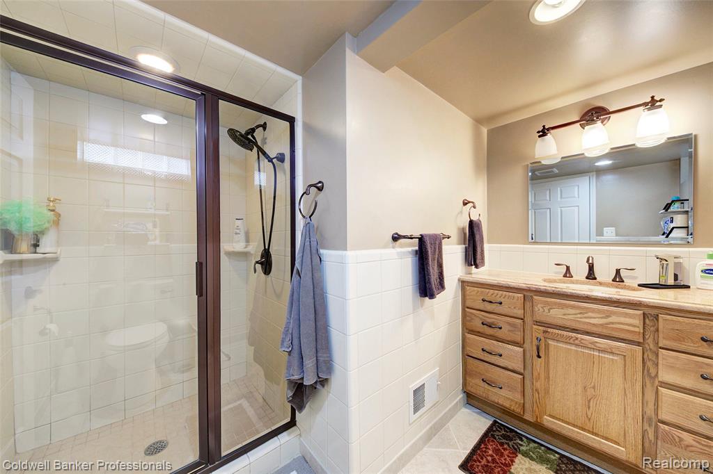 702 Woodlawn Avenue, Royal Oak, MI 48073 — Photo 32