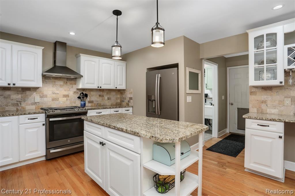 9884 Forest Ridge Drive, Clarkston, MI 48348 — Photo 8