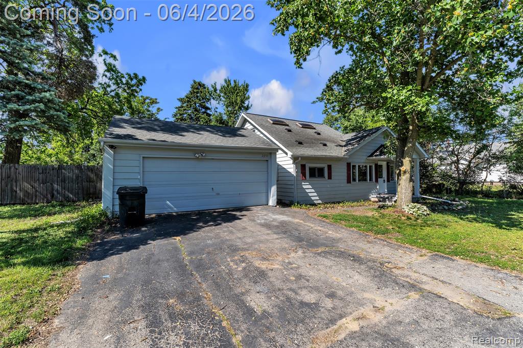 2890 Beland Avenue, Keego Harbor, MI 48320 — Photo 2