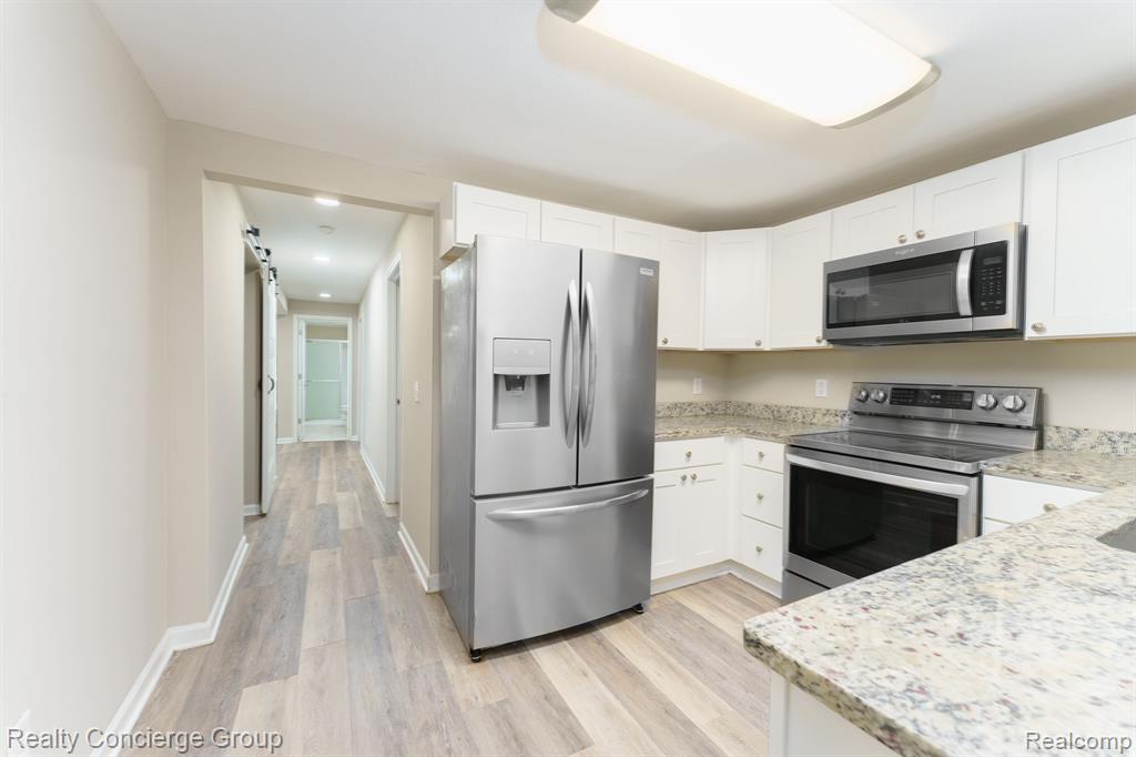 6340 ISLAND LAKE Drive, Brighton, MI 48116 — Photo 11
