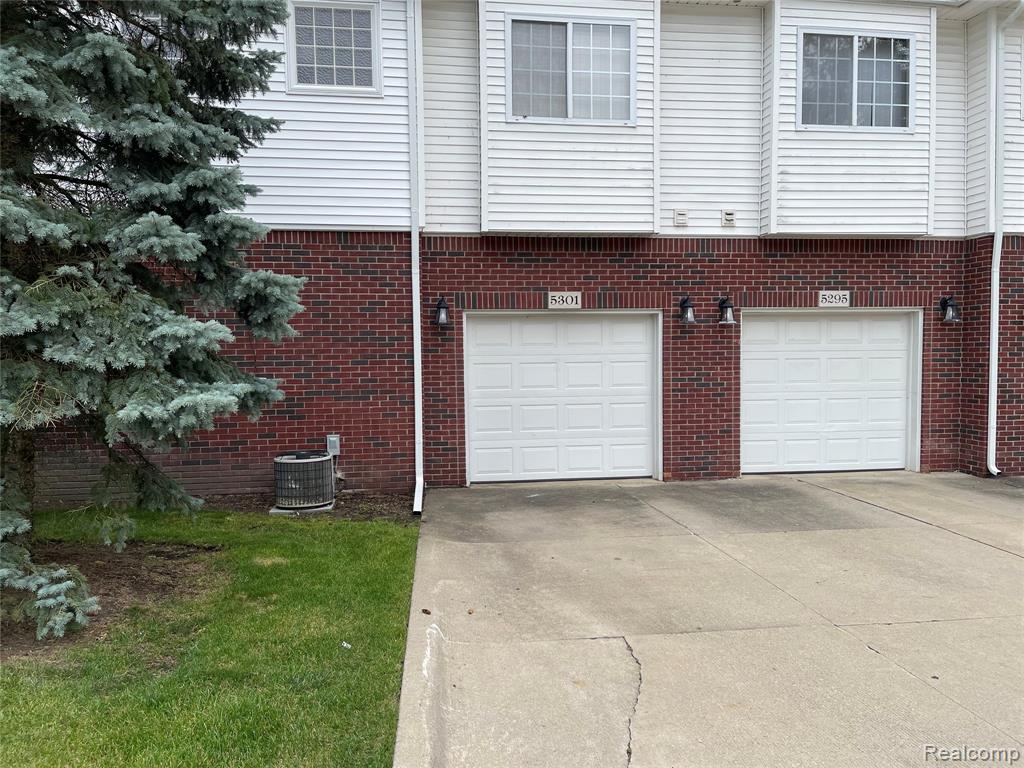 5301 Twin Oaks Drive, Sterling Heights, MI 48314 — Photo 15