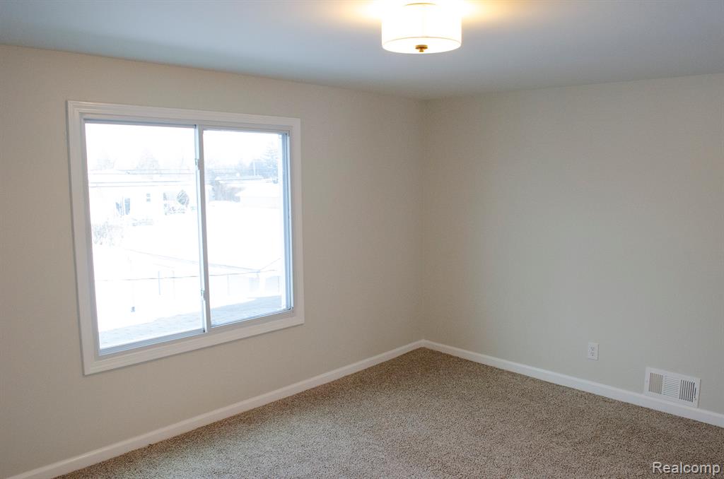 5850 Deering Street, Garden City, MI — Photo 28