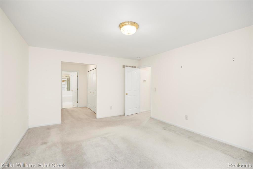 54710 Bellingham Drive, Utica, MI 48316 — Photo 26