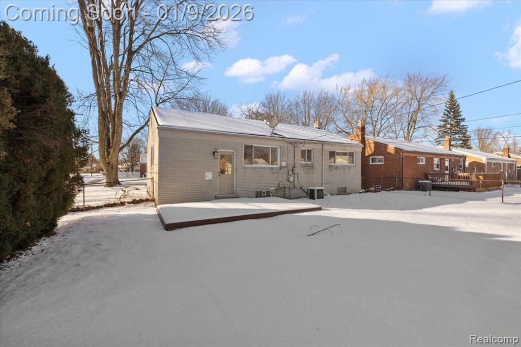 9848 Milburn Street, Livonia, MI 48150 — Photo 28