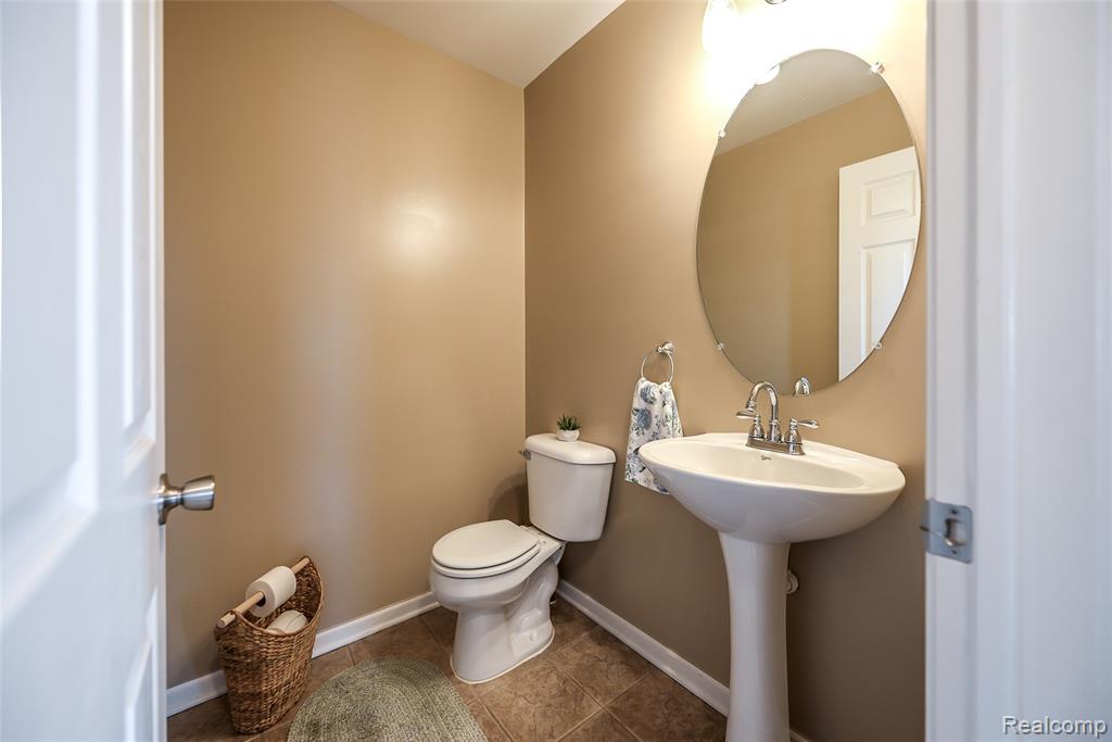 58724 Carriage Lane, South Lyon, MI 48178 — Photo 12