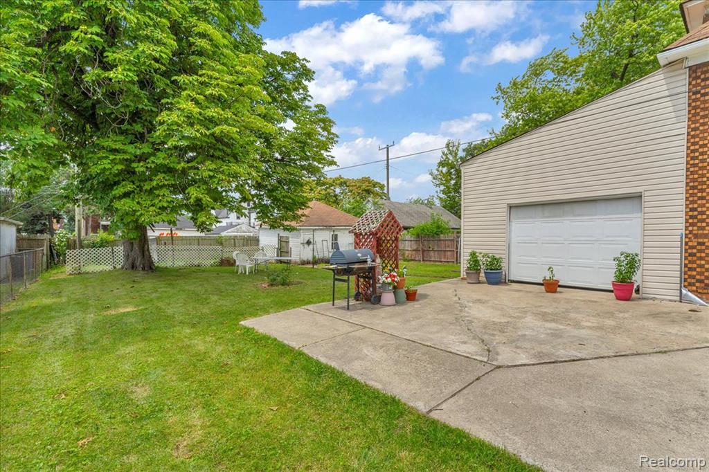 5215 Larkins Street, Detroit, MI 48210 — Photo 4