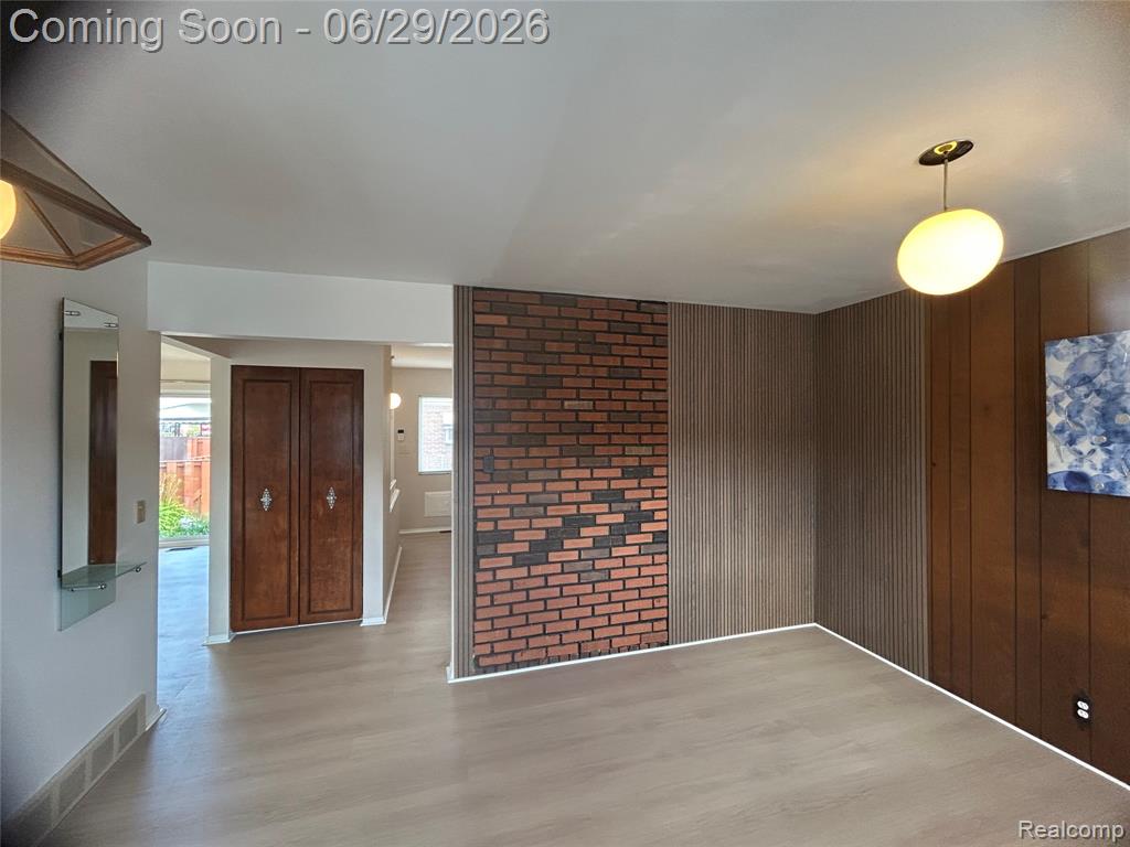 30124 Garry Avenue, Madison Heights, MI 48071 — Photo 6