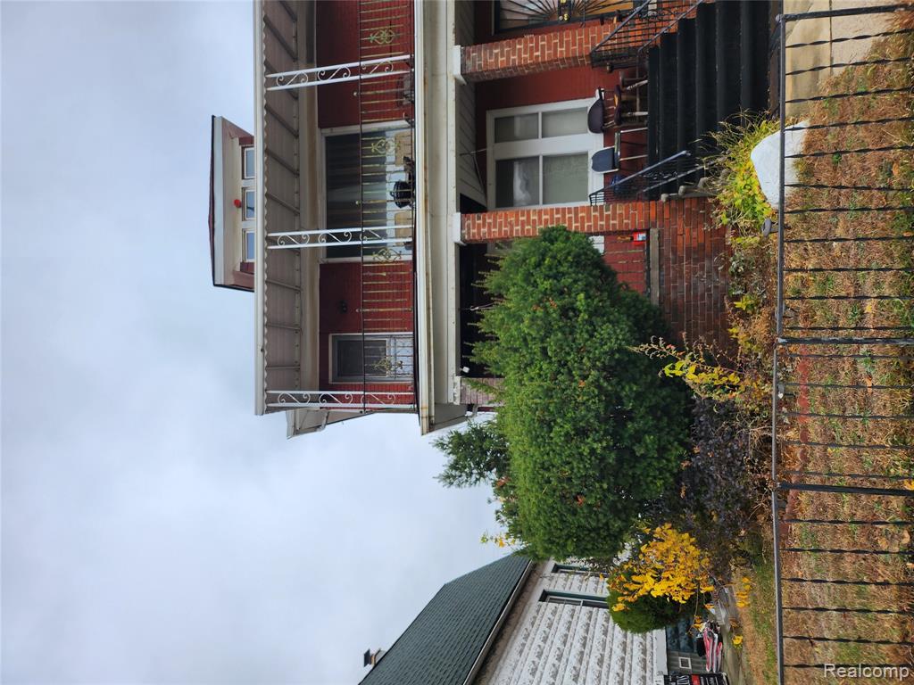 585 Owen Street, Detroit, MI 48202 — Photo 33