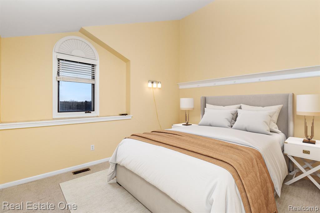 678 SUMMIT RIDGE Drive, Milford, MI 48381 — Photo 16