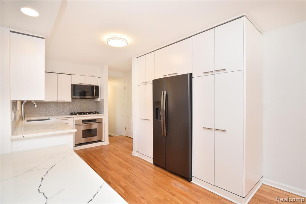 684 Wilshire Drive, Bloomfield Hills, MI 48302 — Photo 10
