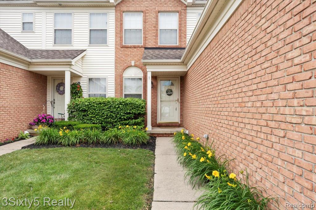 8733 Hardwood Drive, 101, Belleville, MI 48111 — Photo 3