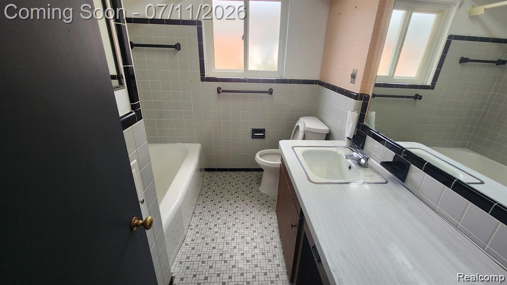 8315 Arnold Street, Dearborn Heights, MI 48127 — Photo 14