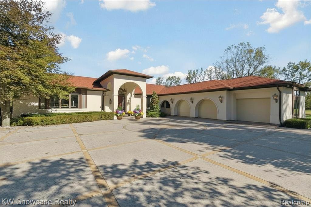 9109 N Territorial Road, Plymouth, MI 48170 — front exterior