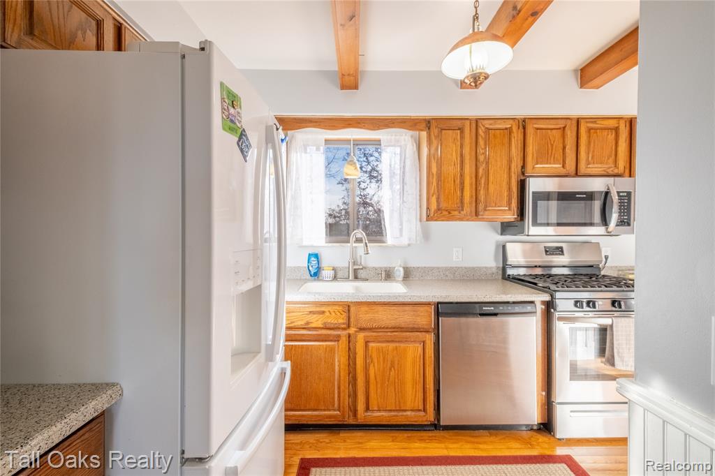 731 Cherry Hill Court, Columbiaville, MI 48421 — Photo 9