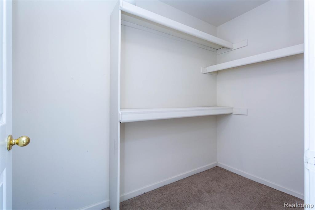 40945 Justin Drive, Sterling Heights, MI 48310 — Photo 25