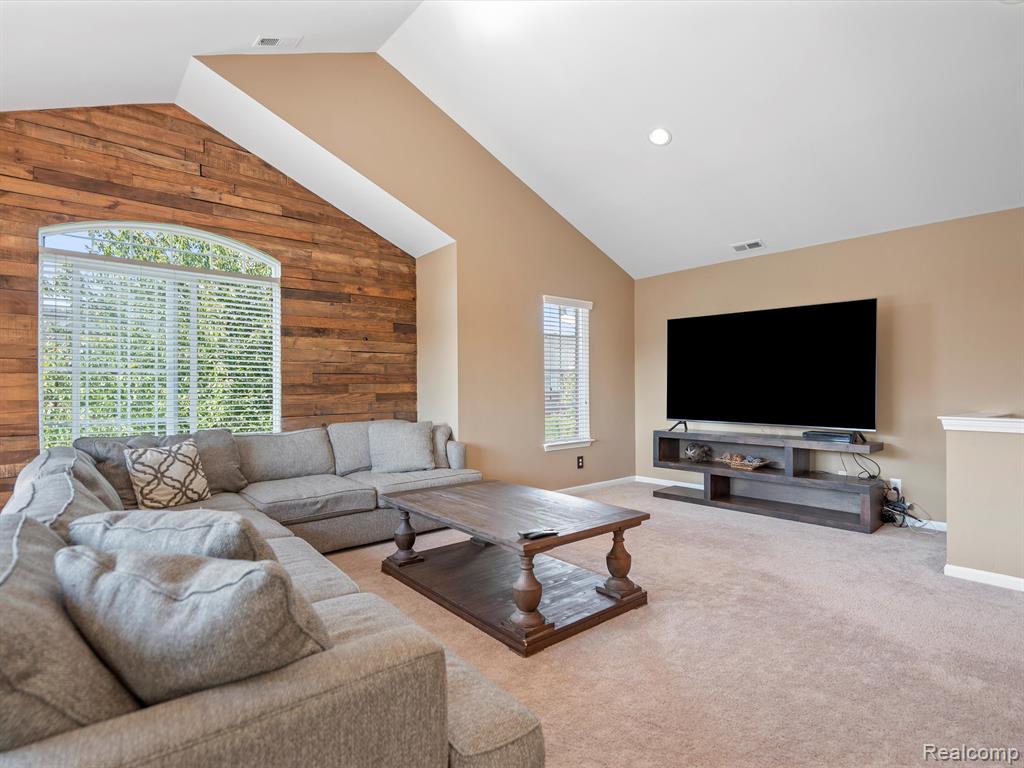 23050 FAIRLANE Boulevard, B 16, Woodhaven, MI 48183 — Photo 9