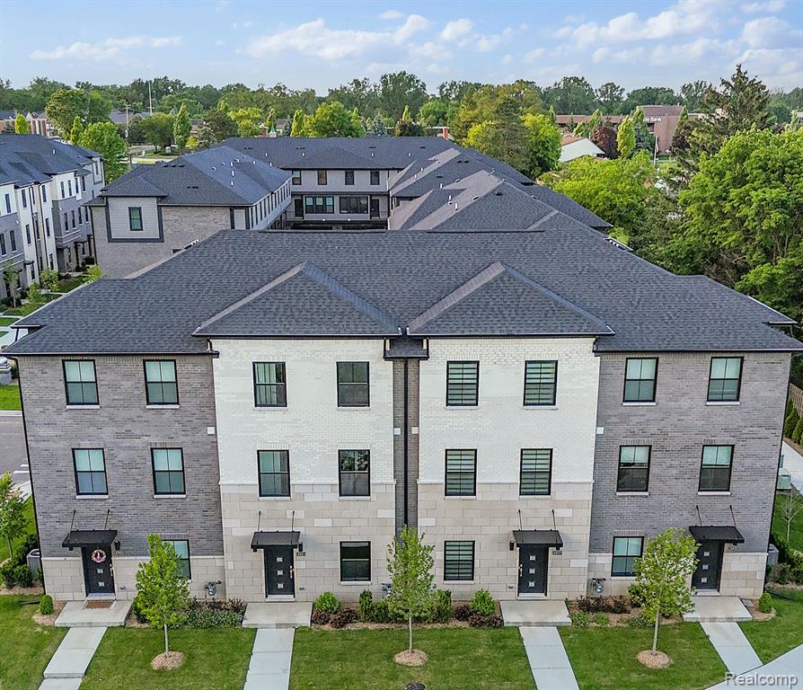 2882 SUMMERS Place, Troy, MI 48084 — Photo 2