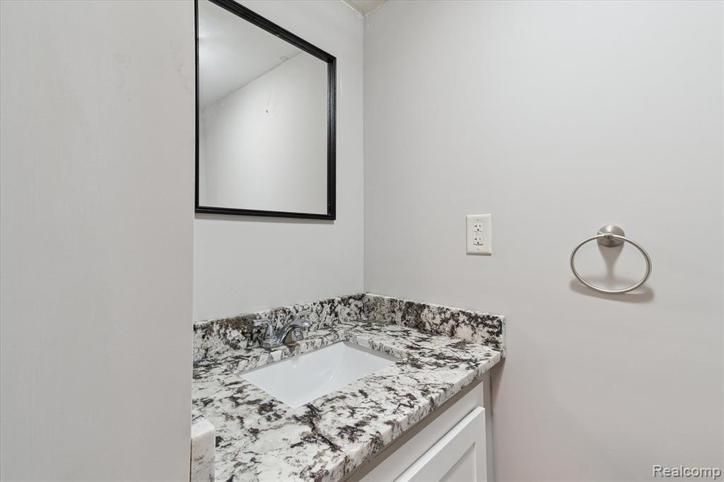 2145 Terrapin Street, Wolverine Lake, MI 48390 — Photo 38