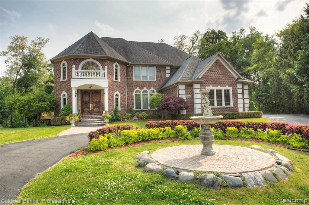 4546 Forest Edge Lane, West Bloomfield, MI 48323 — Photo 2