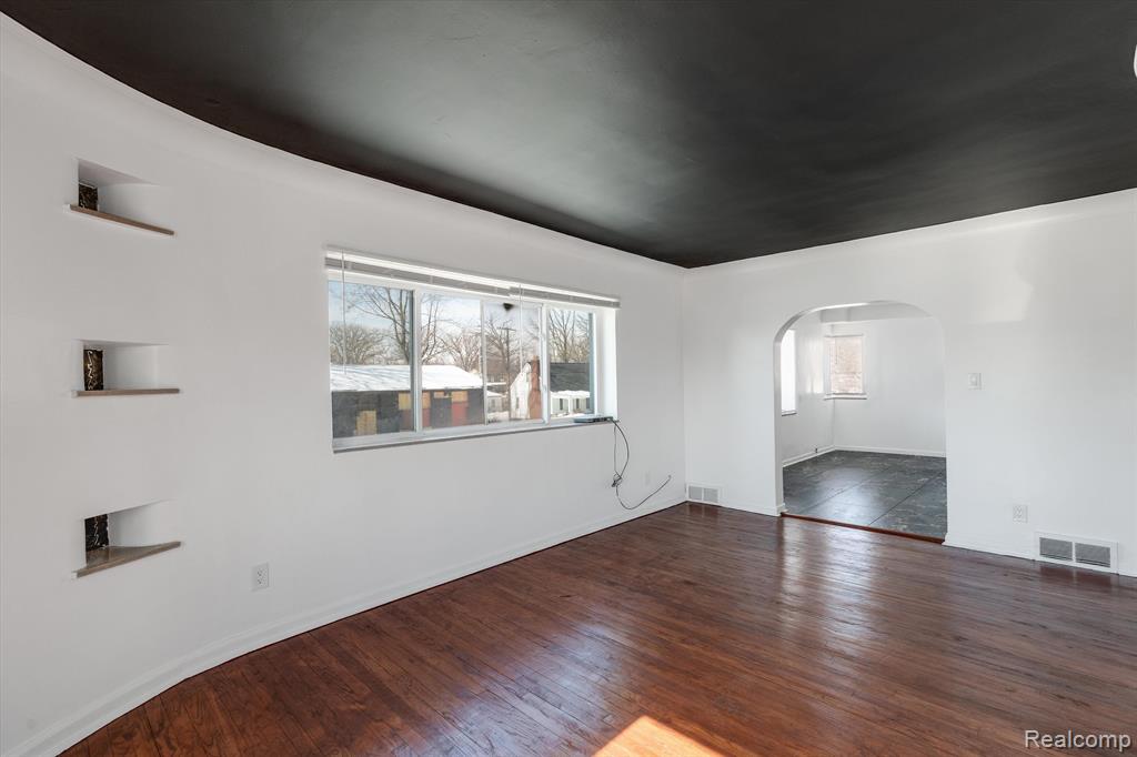 13144 PLYMOUTH Road, Detroit, MI 48227 — Photo 3