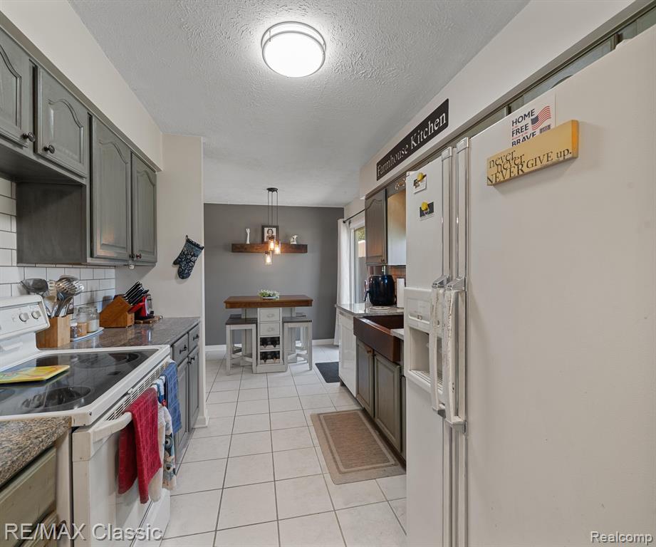 11589 OWOSSO Road, Fowlerville, MI 48836 — Photo 19