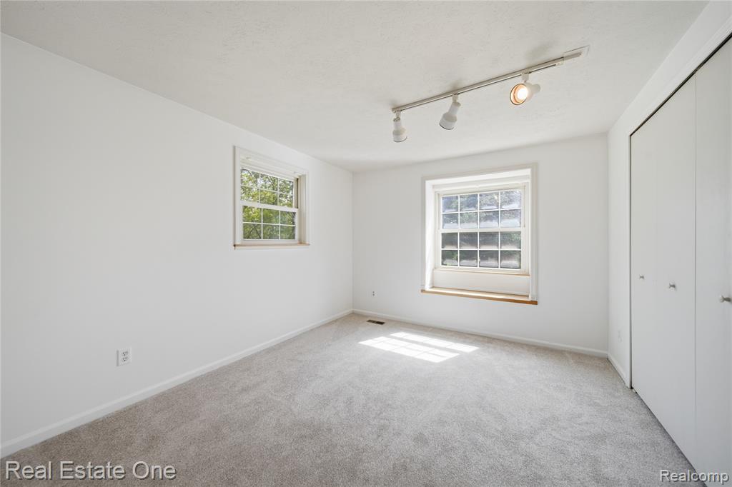10385 Elizabeth Street, Pinckney, MI 48169 — Photo 20