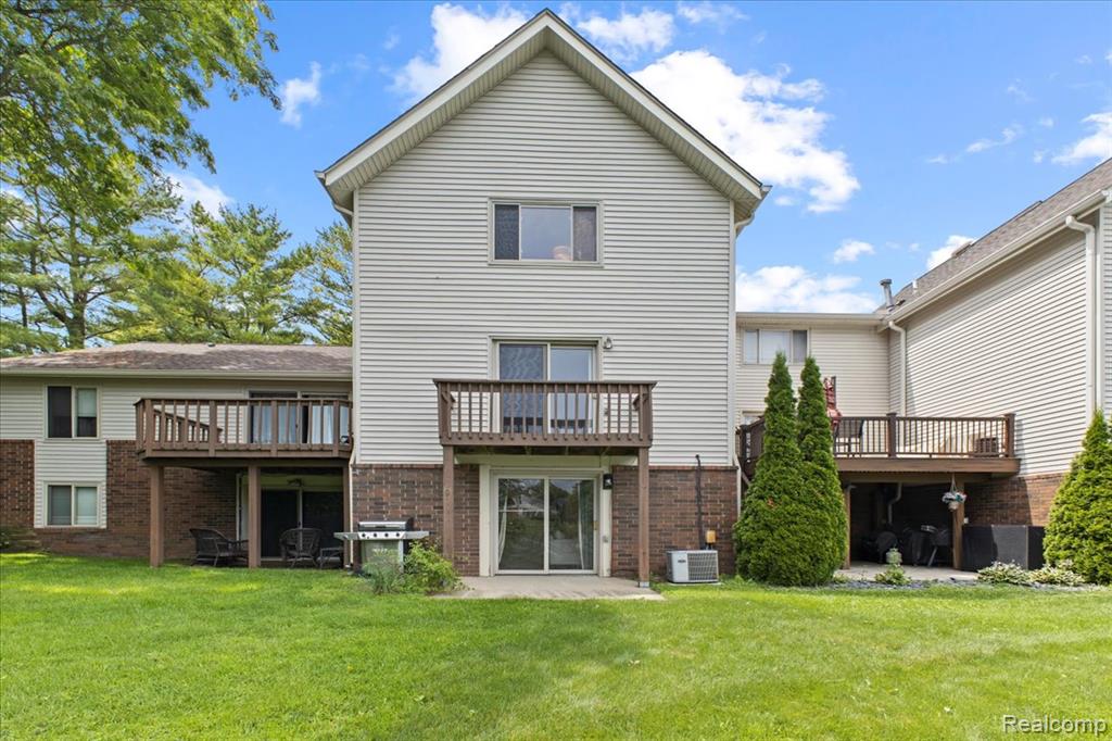 9099 Bavarian Way, Clarkston, MI 48348 — Photo 36