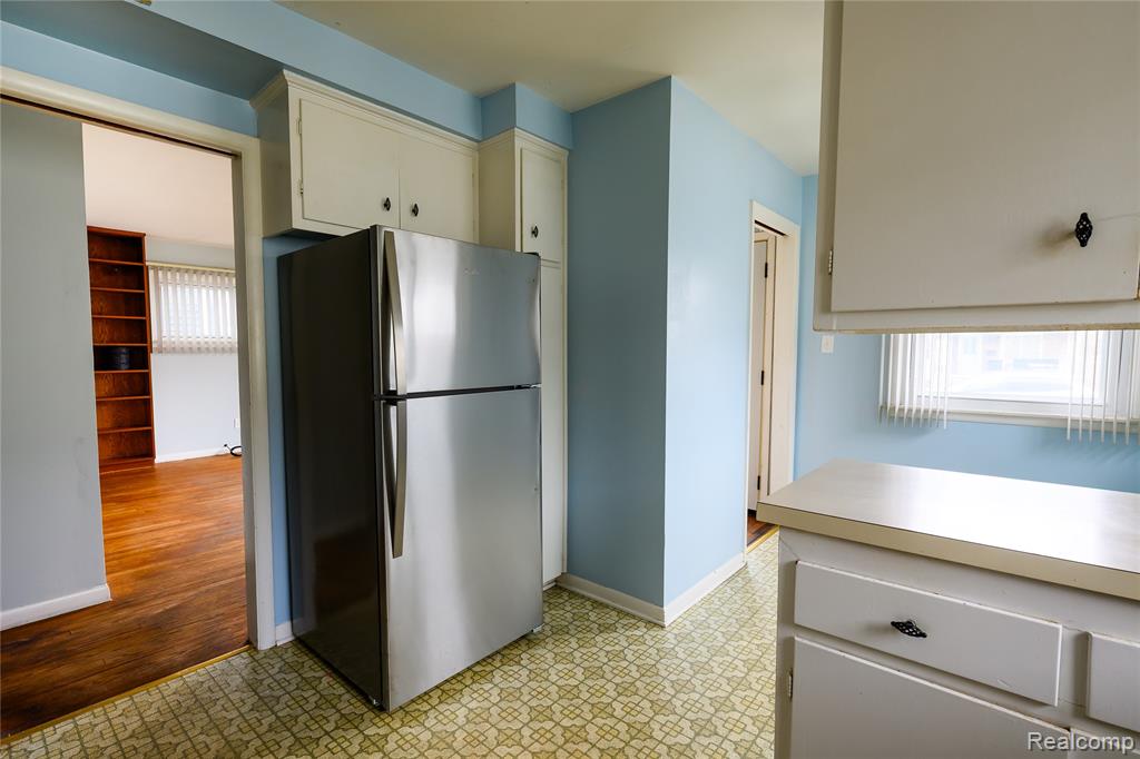 23776 Vassar Avenue, Hazel Park, MI 48030 — Photo 7