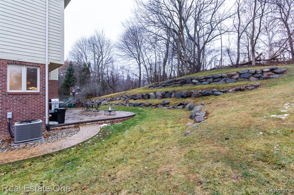 6536 Chatham Circle, Rochester Hills, MI 48306 — Photo 58