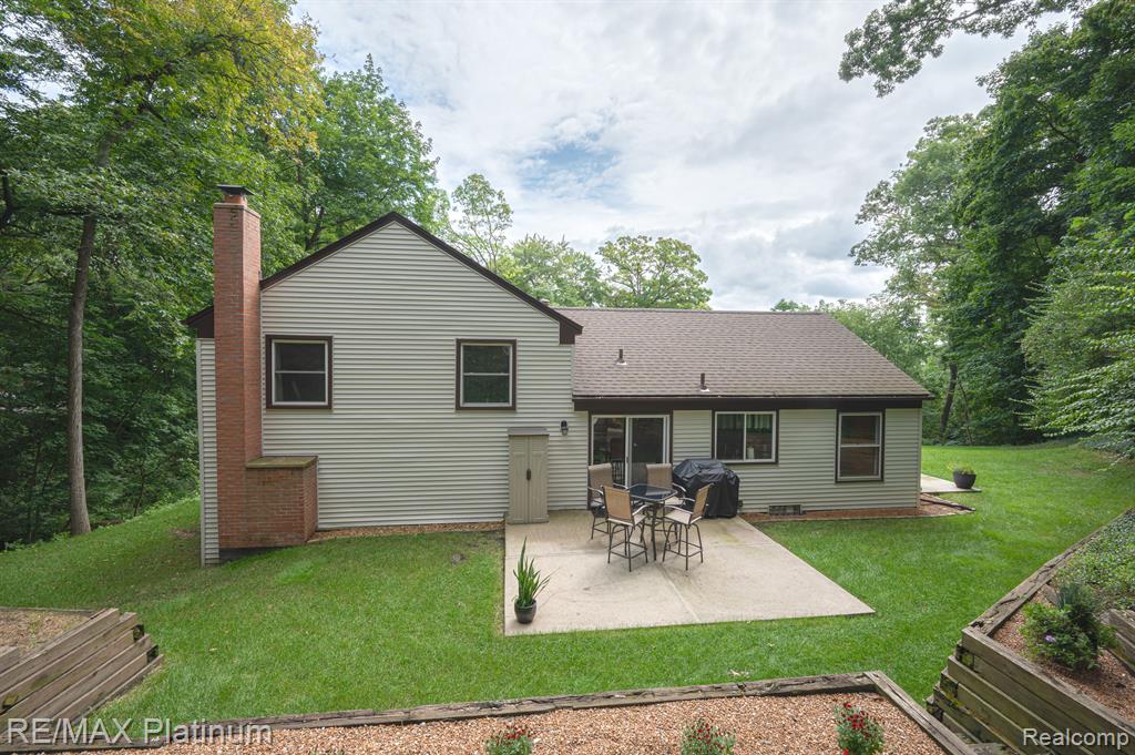 9003 SPENCER Court, Brighton, MI 48116 — Photo 34