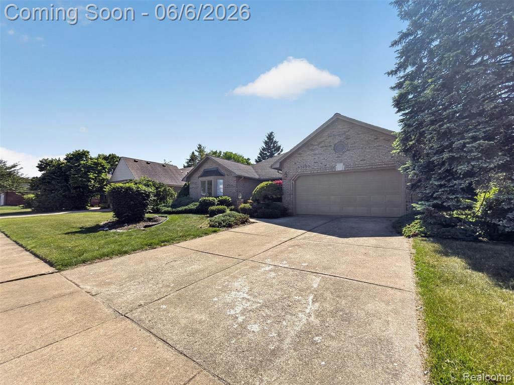41599 Red Oak Drive, Sterling Heights, MI 48314 — Photo 37