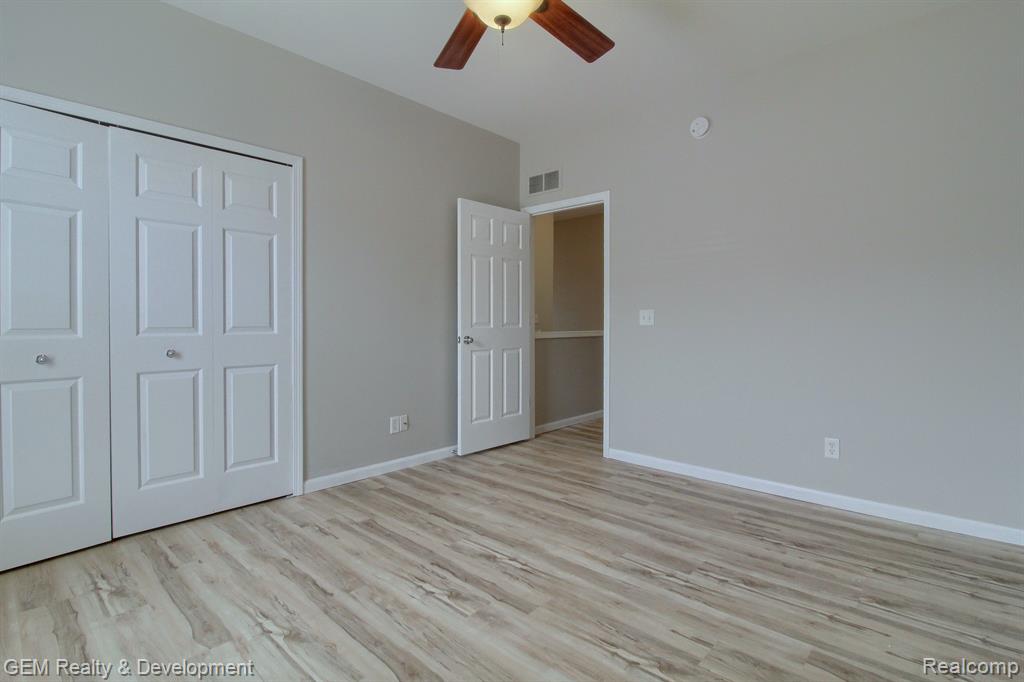 40420 BLYTHEFIELD Lane, Canton, MI 48188 — Photo 18
