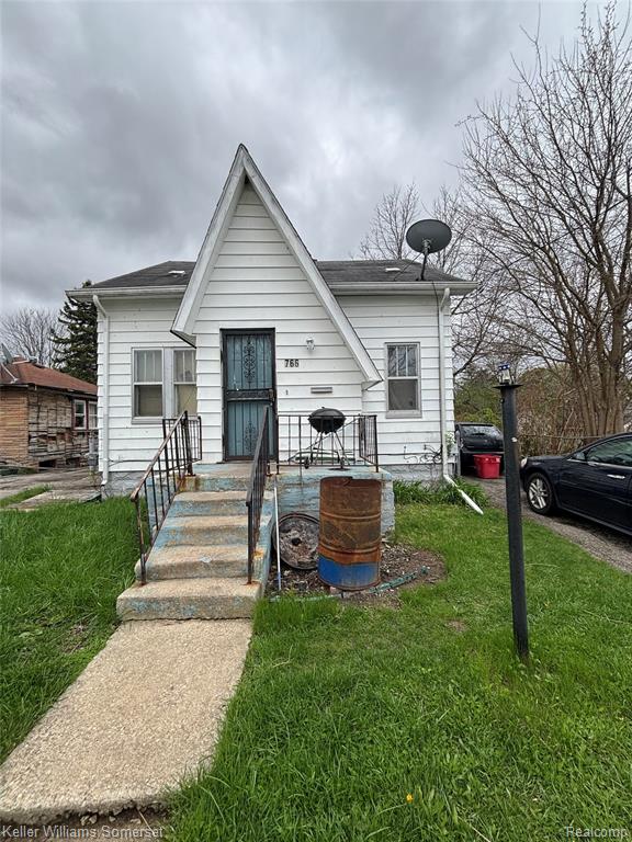 766 E Austin Avenue, Flint, MI 48505 — front exterior