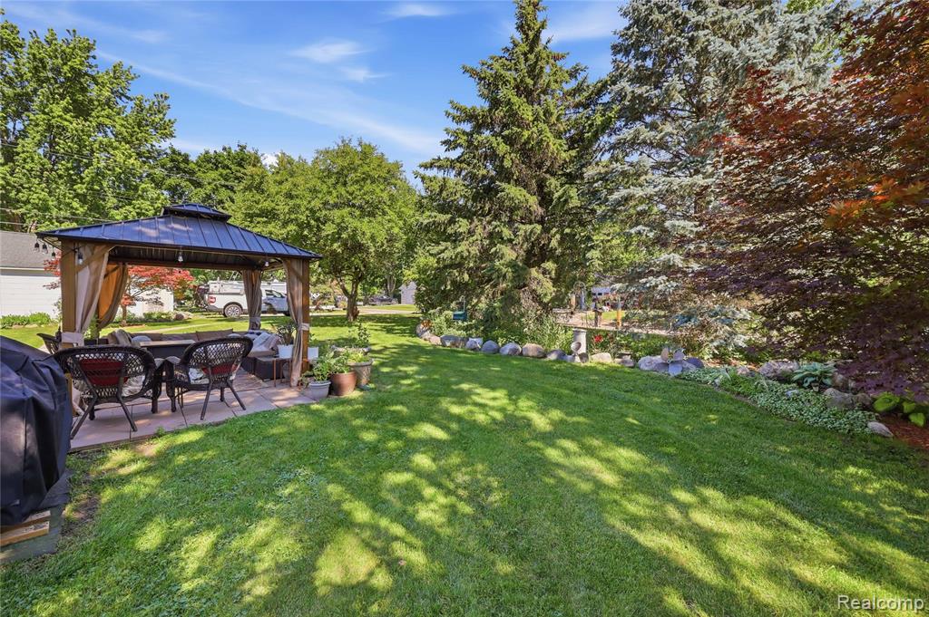 806 S 10th Street, St. Clair, MI 48079 — Photo 41