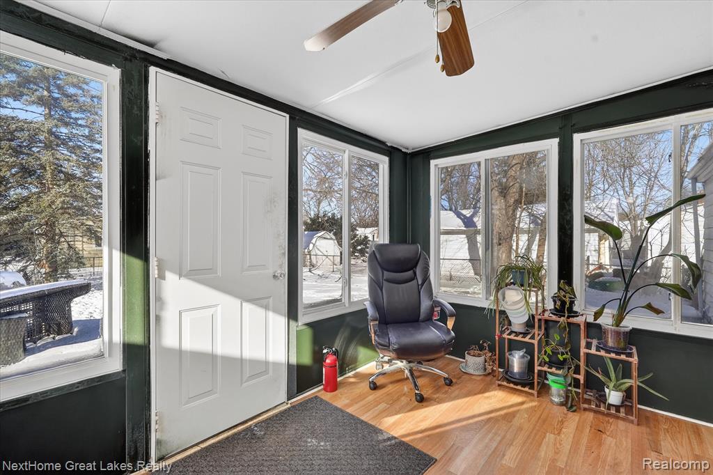 4444 Carmanwood Drive, Flint, MI 48507 — Photo 12