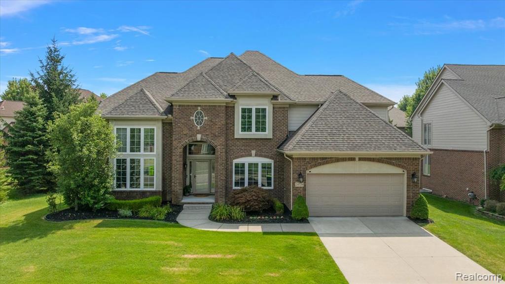 24729 Cavendish Avenue E, Novi, MI
