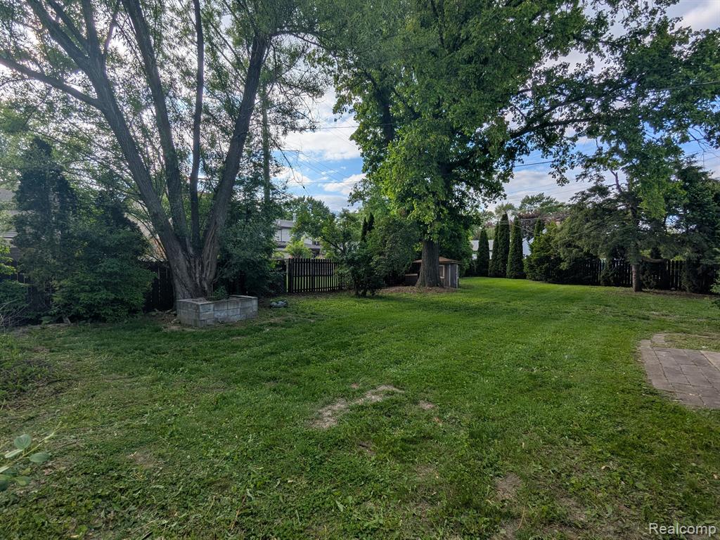 4208 CROISSANT Street, Dearborn Heights, MI 48125 — Photo 16