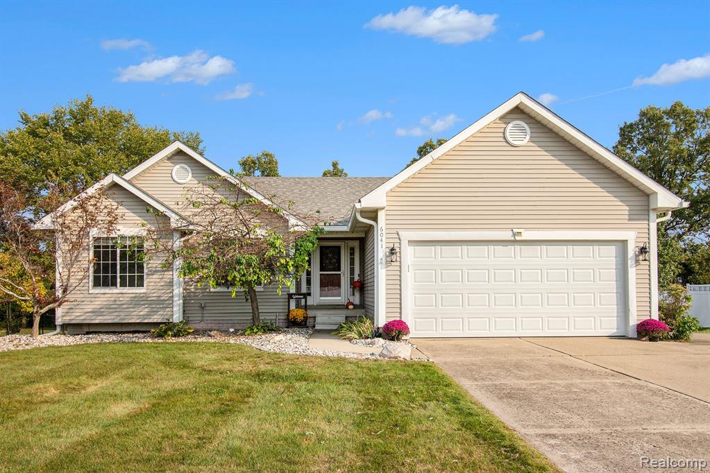 6041 TREE LINE Drive, Grand Blanc, MI 48439 — front exterior