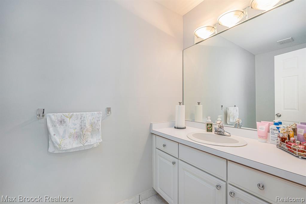 6011 MAPLE FOREST, West Bloomfield, MI — Photo 14