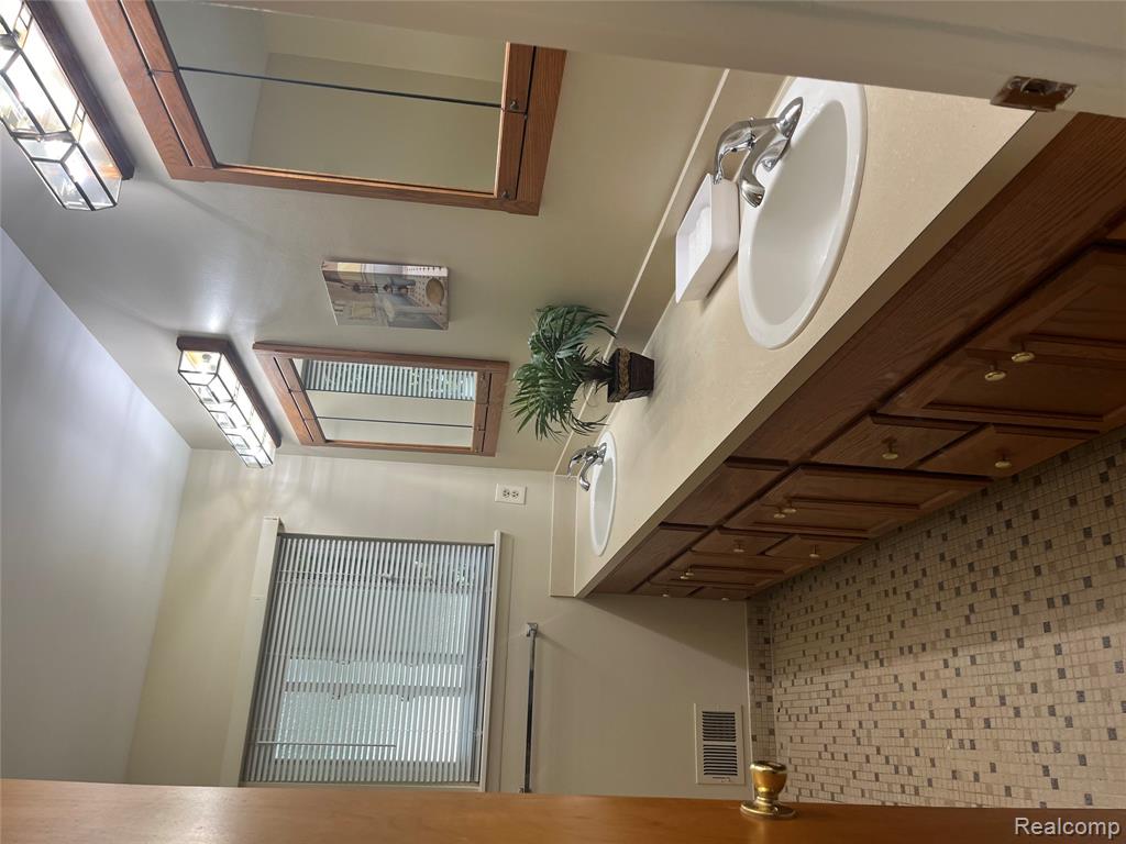 87 Carter Drive, Troy, MI 48098 — Photo 25