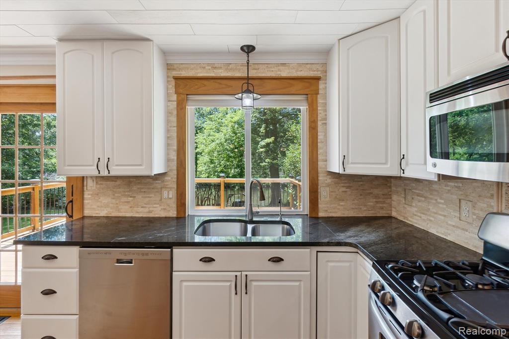 15279 Outer Drive, Linden, MI 48451 — Photo 10