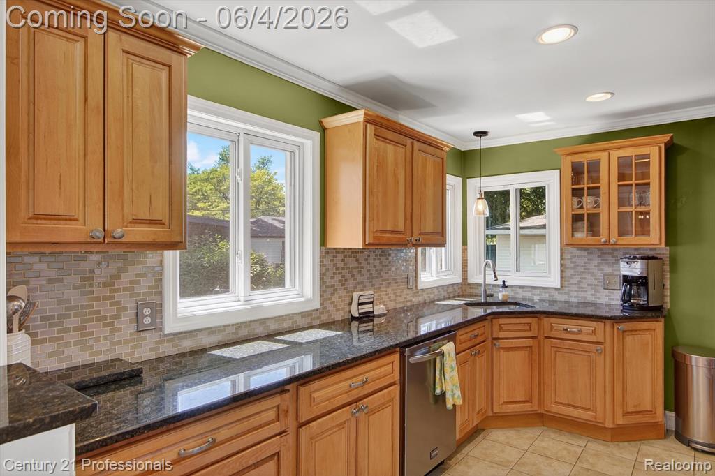 31772 Folkstone Drive, Farmington, MI 48336 — Photo 12