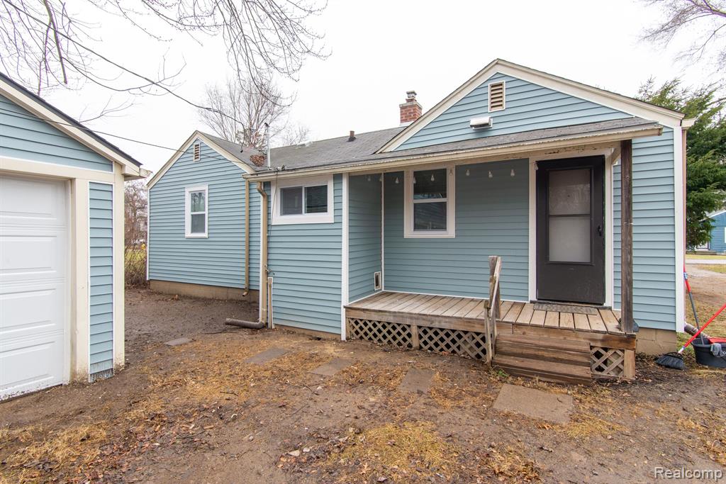 651 N IVANHOE Avenue, Ypsilanti, MI 48198 — Photo 17