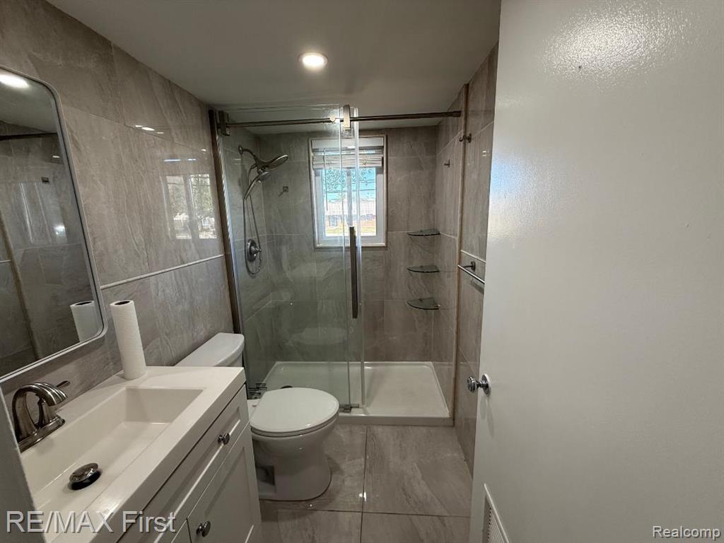 29638 Hoover Road, 638, Warren, MI 48093 — Photo 12