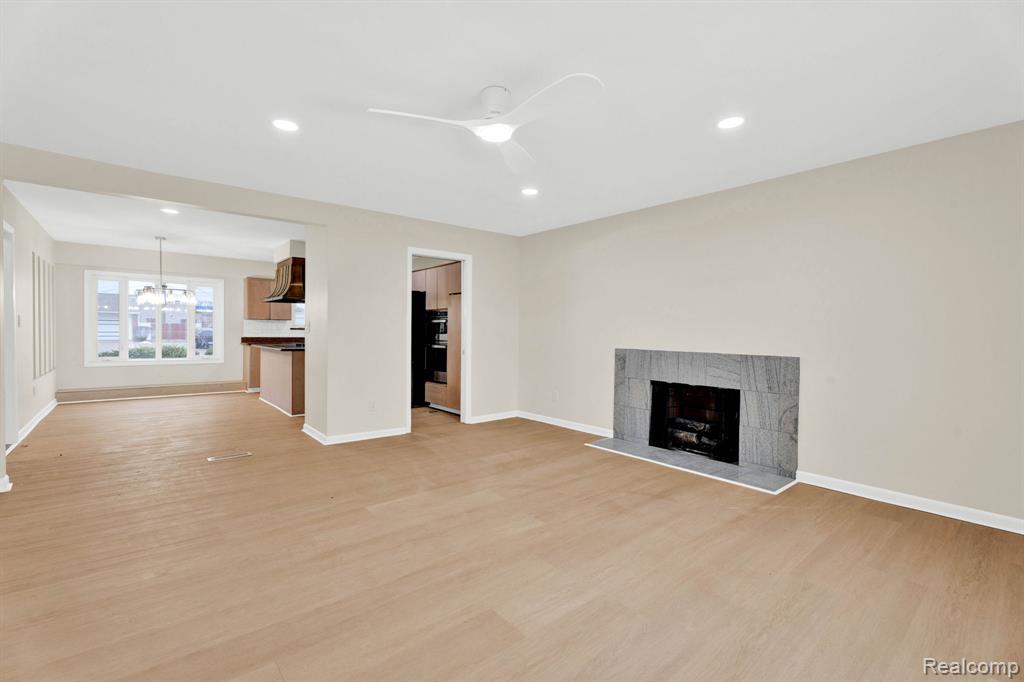 915 James K Boulevard, Pontiac, MI 48341 — Photo 20